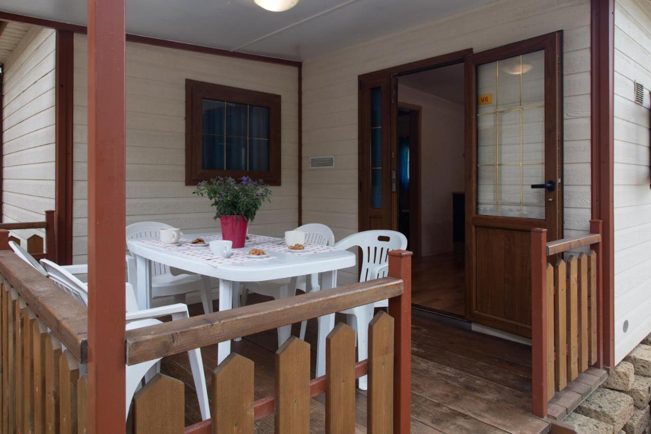 Camping Village Il Gineprino Марина ди Бибона Екстериор снимка