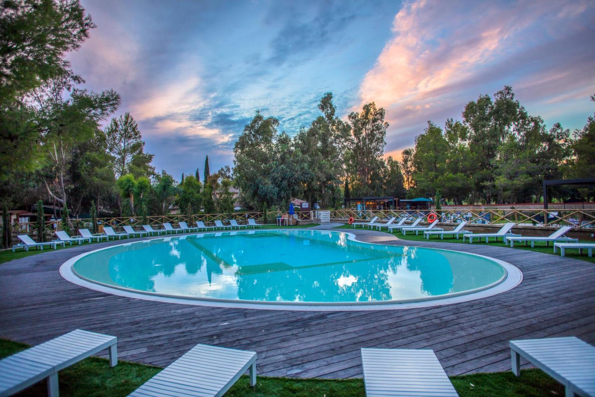 Camping Village Il Gineprino Марина ди Бибона Екстериор снимка
