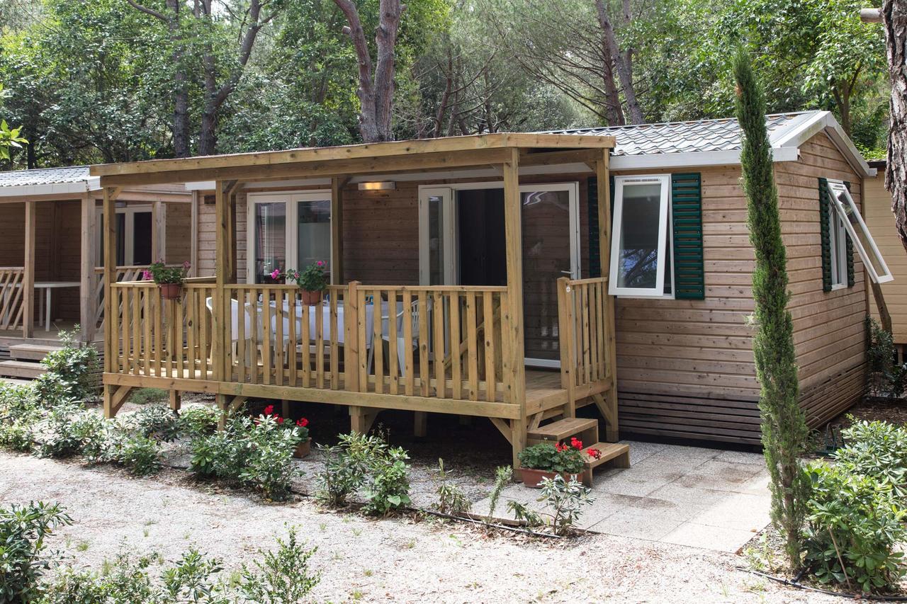Camping Village Il Gineprino Марина ди Бибона Екстериор снимка